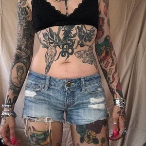 American eagle size 4 low rise jean shorts